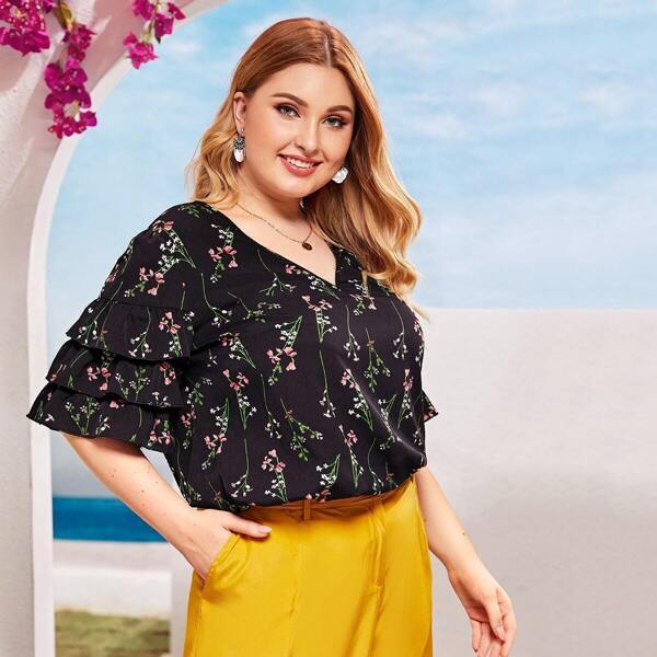 

Plus Floral Print Ruffle Trim Blouse