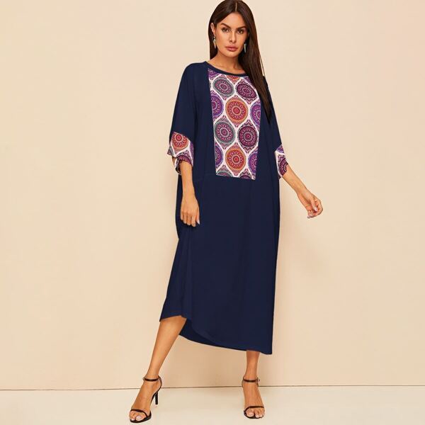

Tribal Print Batwing Sleeve Hijab Dress