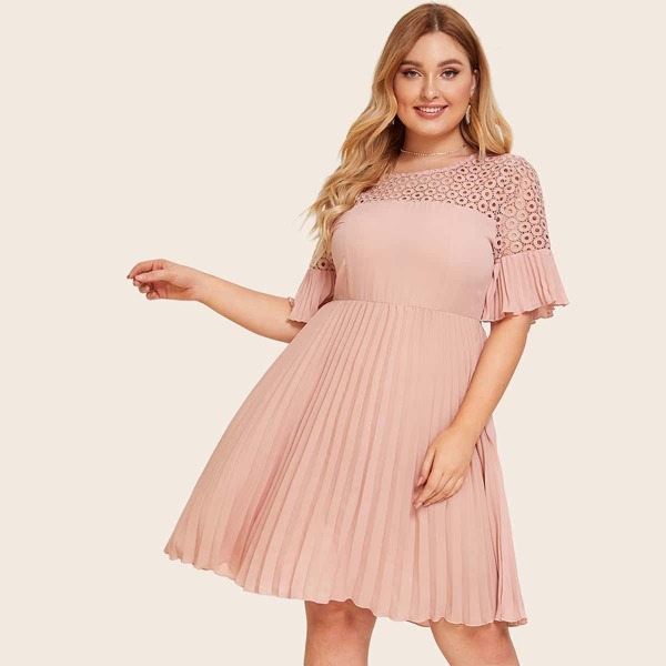 

Plus Guipure Lace Shoulder Pleated Dress, Pink pastel
