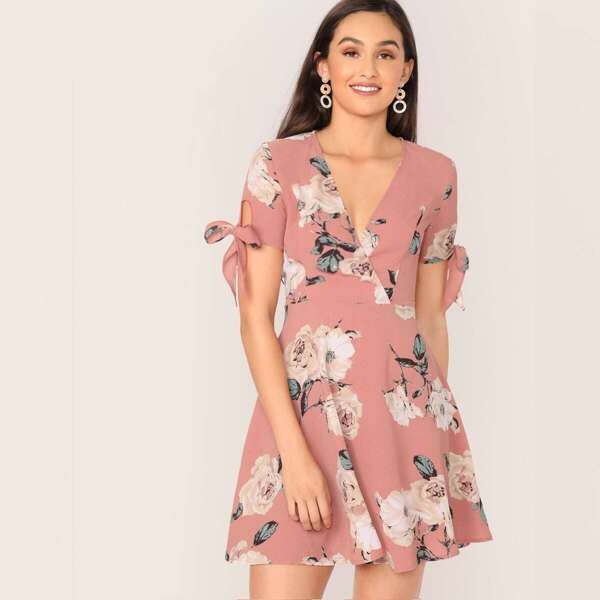 

Surplice Neck Knot Cuff Floral Print Flare Dress