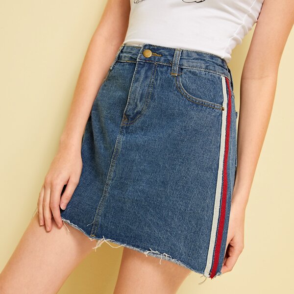 

Side Striped Raw Hem Denim Skirt
