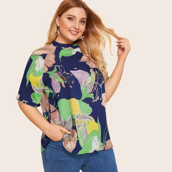 

Plus Mock-Neck Floral Print Top