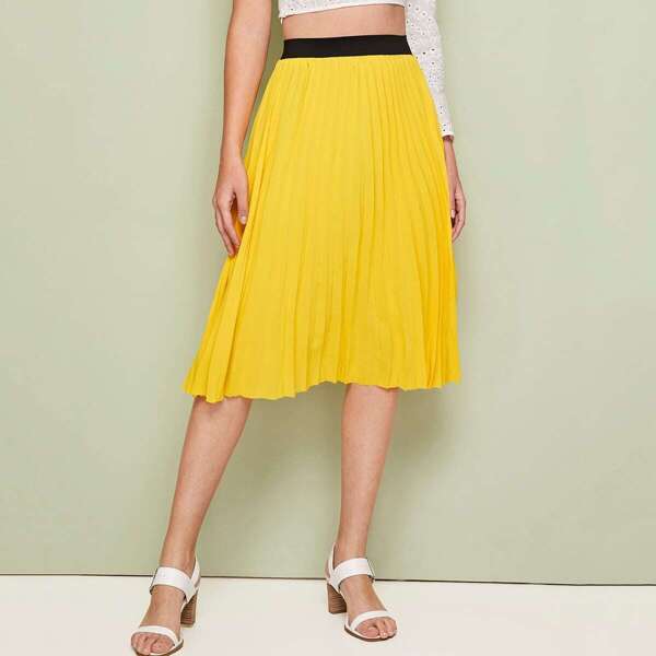 

Contrast Waist Pleated Skirt