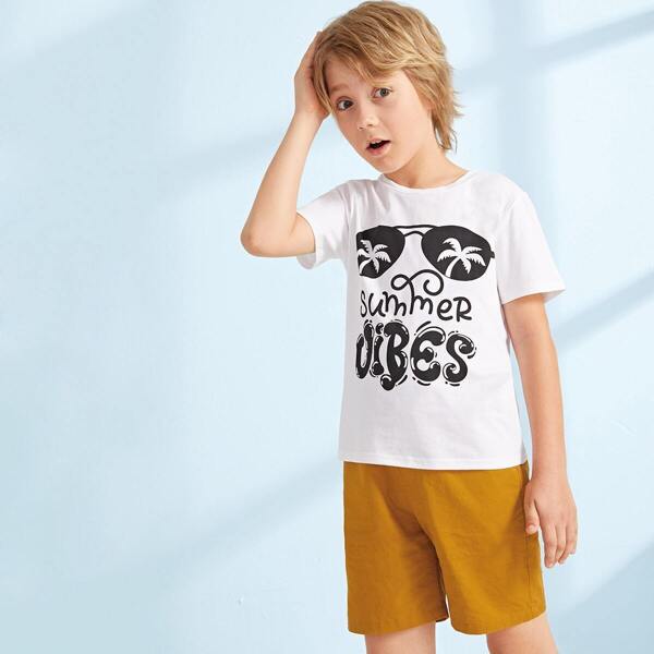 

Boys Letter Print Tee & Slant Pocket Shorts Set