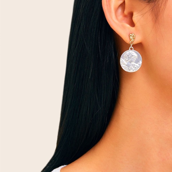 

Abstract Round Mismatched Drop Earrings 1pair