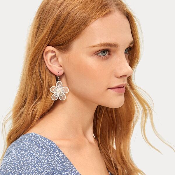 

Flower Drop Earrings 1pair, White