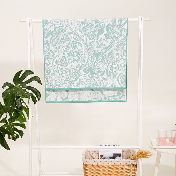 

Floral Embroidery Bath Towel
