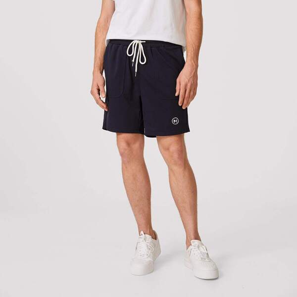 

Men Drawstring Waist Slant Pocket Shorts