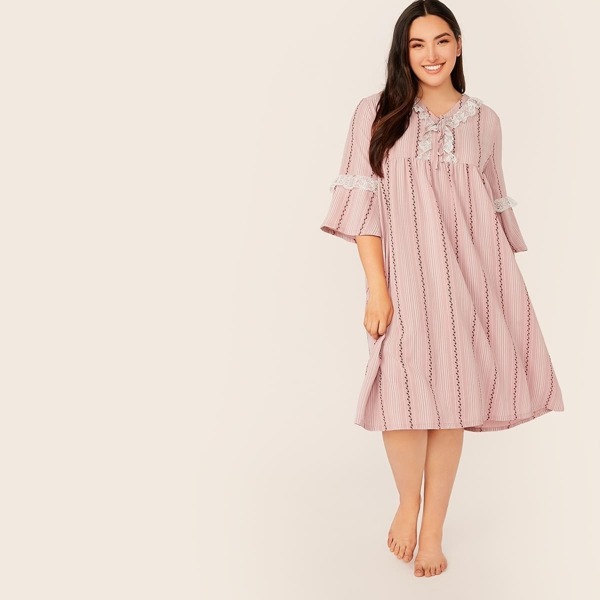 

Plus Lace Trim Floral and Striped Smock Dress, Pink