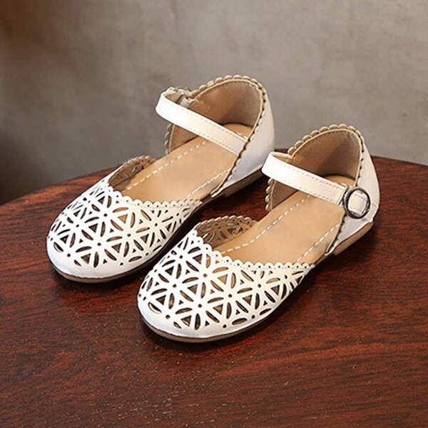 

Girls Scalloped Trim Hollow Out Sandals