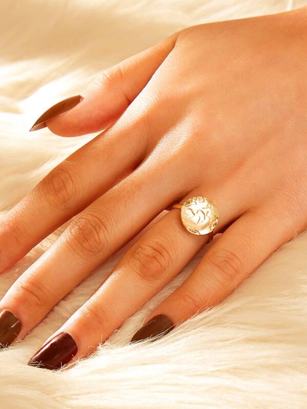 

Textured Round Decor Ring 1pc, Gold