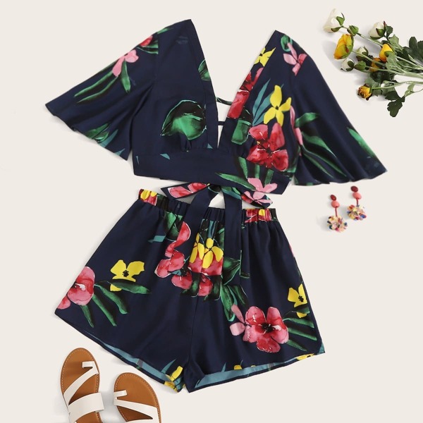 

Tie Back Plunging Neck Floral Print Top & Shorts Set