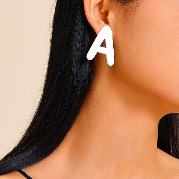 

Letter Shaped Earrings 2pairs