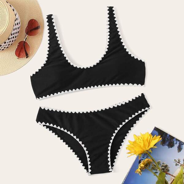 

Contrast Binding Top With Panty Bikini Set