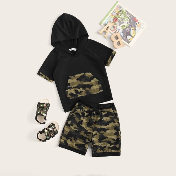 

Boys Camo Print Patch Pocket Hoodie & Shorts Set