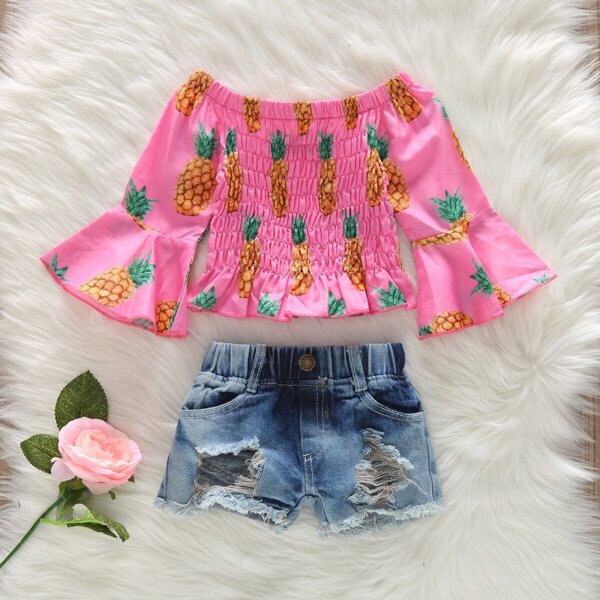 

Toddler Girls Pineapple Print Shirred Peplum Top With Ripped Denim Shorts