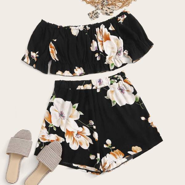 

Large Floral Print Off Shoulder Top With Shorts