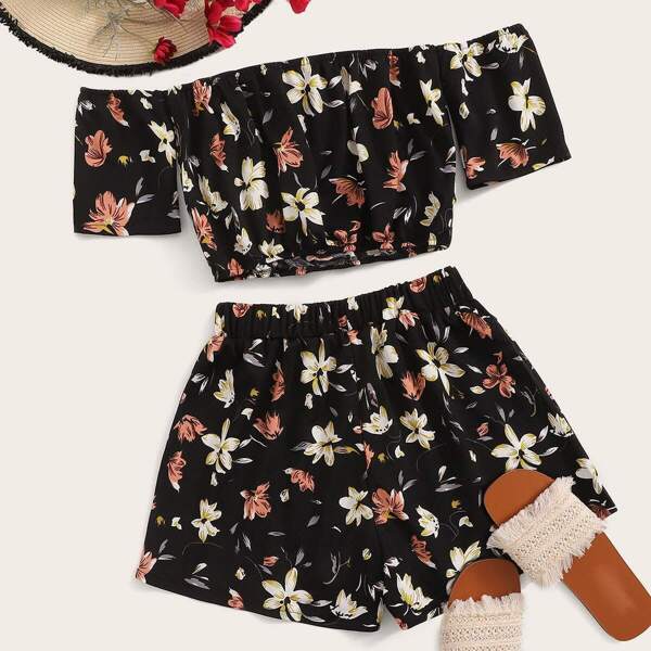 

Plus Ditsy Floral Print Off Shoulder Blouse With Shorts