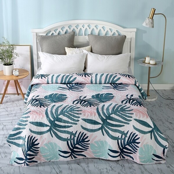 

Tropical Leaf Print Quilt 1pc