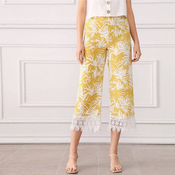 

Leaf Print Contrast Lace Hem Capris Pants