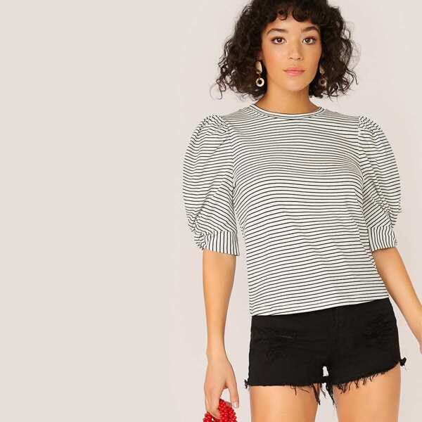 

Twist Detail Puff Sleeve Striped Top