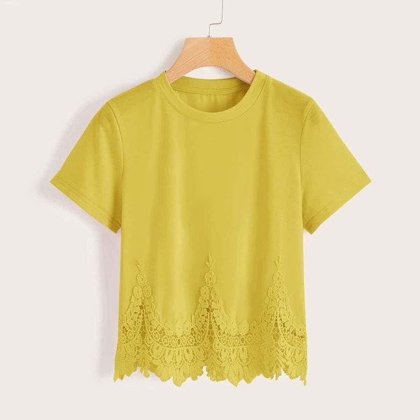 

Guipure Lace Hem Crop Tee