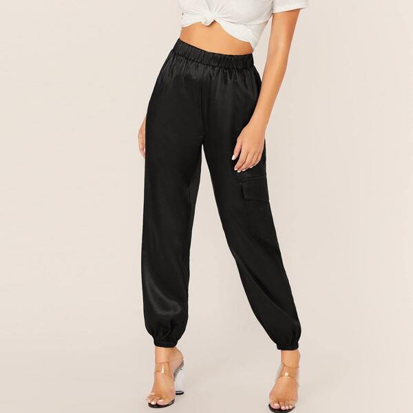 

Solid Flap Pocket Satin Tapered Pants