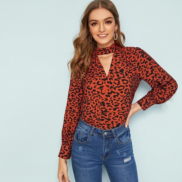

Leopard Print Keyhole Front Top