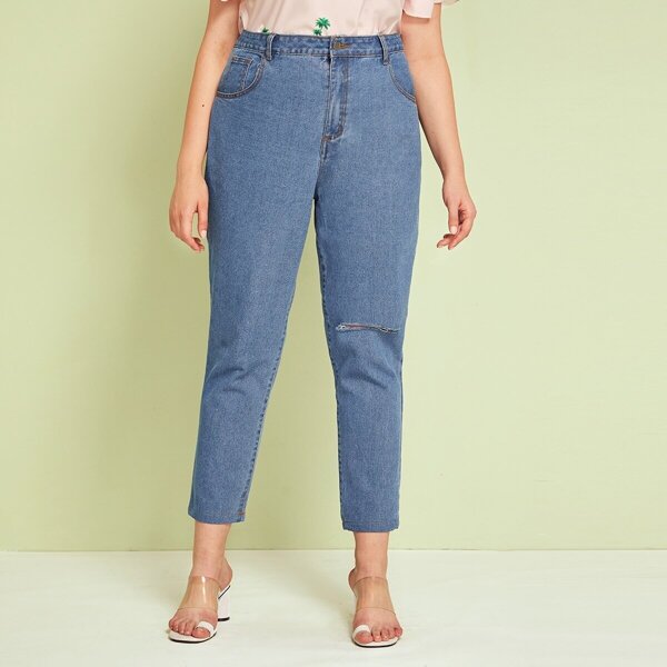 

Plus Solid Ripped Jeans