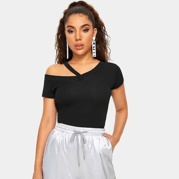 

Asymmetric Neck Fitted Tee