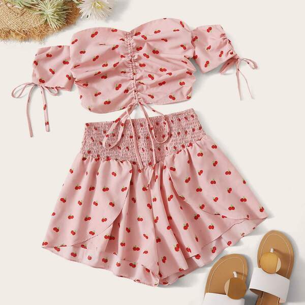 

Drawstring Detail Top and Shirred Waist Shorts Set