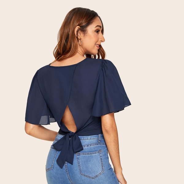

Tie Back V-neck Crop Blouse