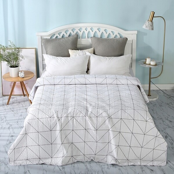 

Geometric Pattern Quilt 1pc
