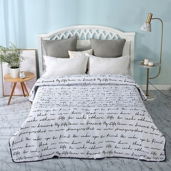 

Slogan Print Quilt 1pc