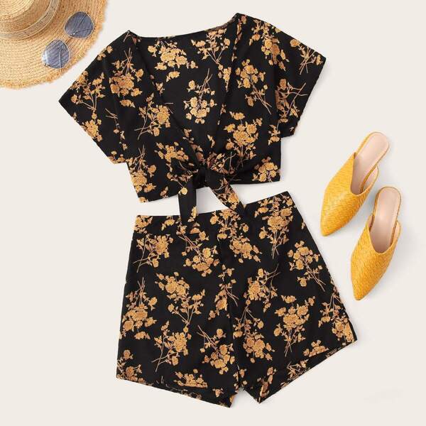 

Ditsy Floral Print Tie Front Top With Shorts