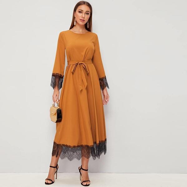 

Keyhole Back Lace Hem Belted Hijab Dress, Brown