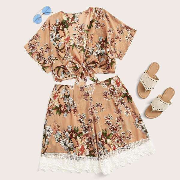 

Plus Floral Print Tie Front Top & Shorts