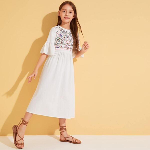 

Girls Embroidered Flower Flounce Sleeve Dress, White