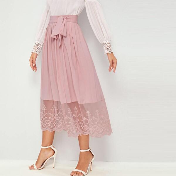 

Knot Detail Embroidery Mesh Hem Pleated Skirt