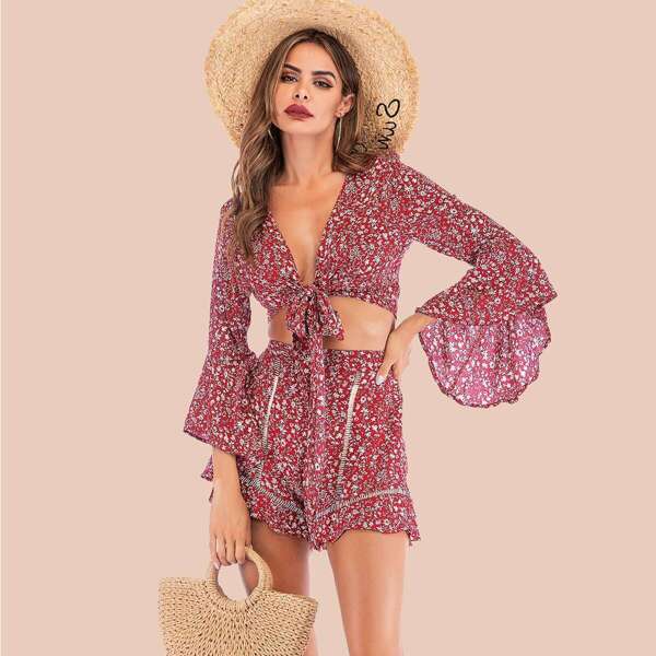

Knot Calico Crop Top With Shorts