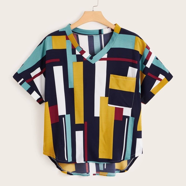

Plus Geo Print V-neck Blouse