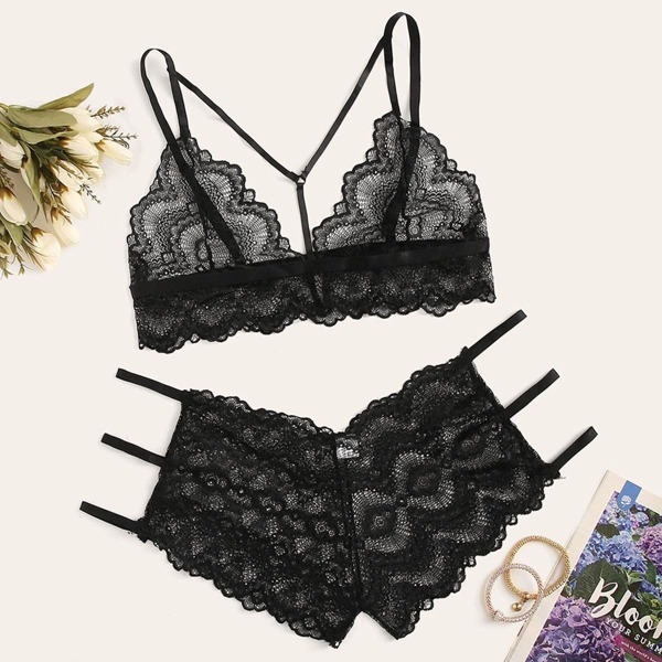 

Plus Floral Lace Cut Out Harness Lingerie Set