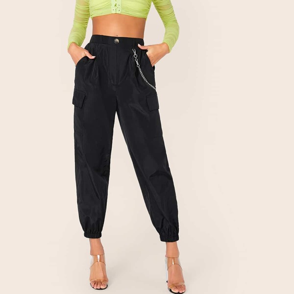 

Solid Flap Pocket Patched Wind Pants With Chain, Black