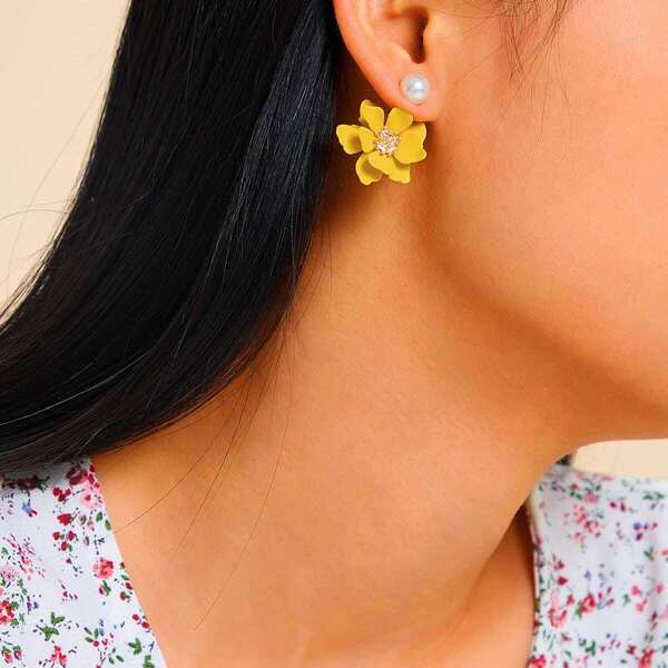 

Faux Pearl Decor Flower Earrings 1pair, Multicolor
