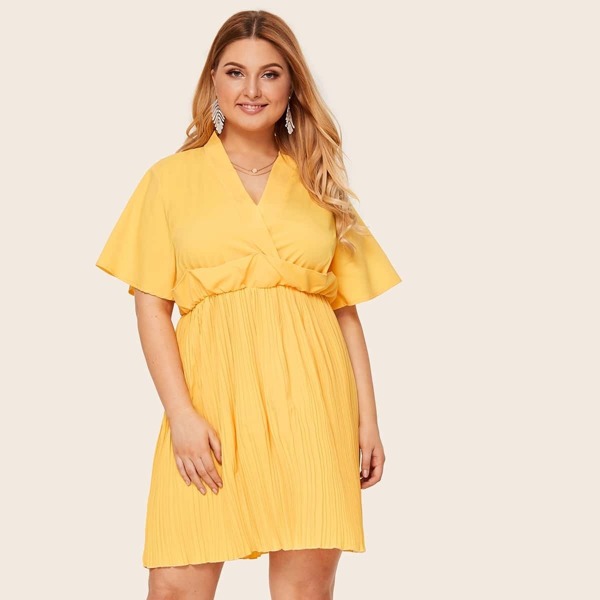 

Plus V-neck Pleated Hem Dress