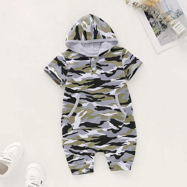 

Toddler Boys Camo Print Hooded Romper