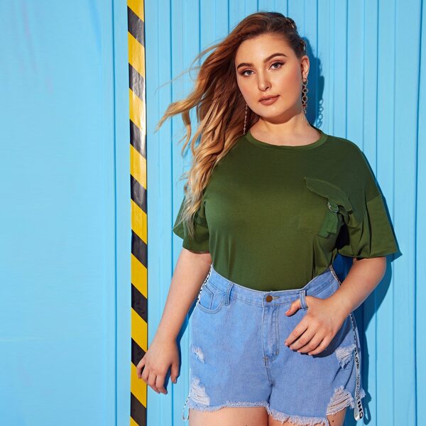 

Plus Drop Shoulder Pocket Round Neck Tee, Army green