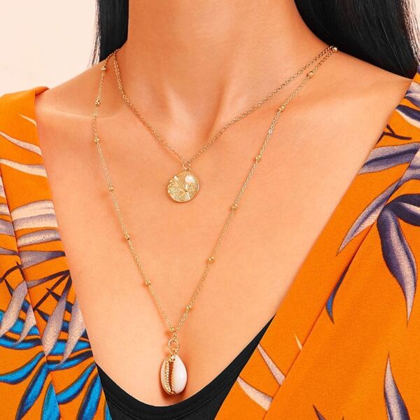 

Shell & Engraved Disc Charm Layered Chain Necklace 1pc