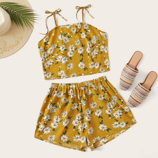 

Plus Daisy Print Knot Strap Cami Top With Wide Leg Shorts, Yellow
