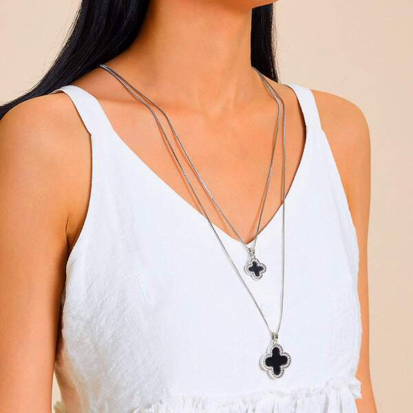 

Clover Charm Layered Chain Necklace 1pc